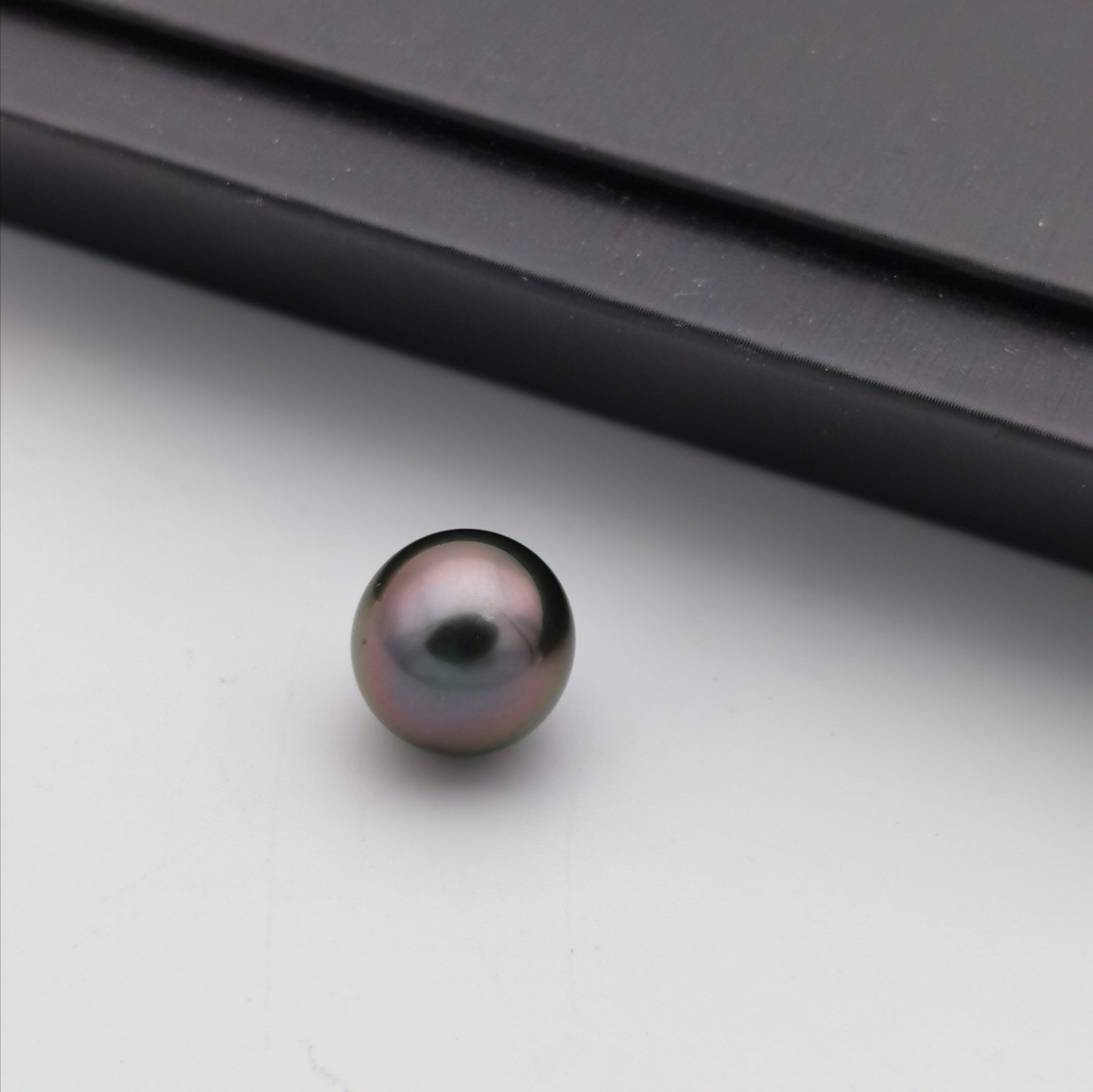 10.93 mm genuine oval shape black Tahitian loose pearl