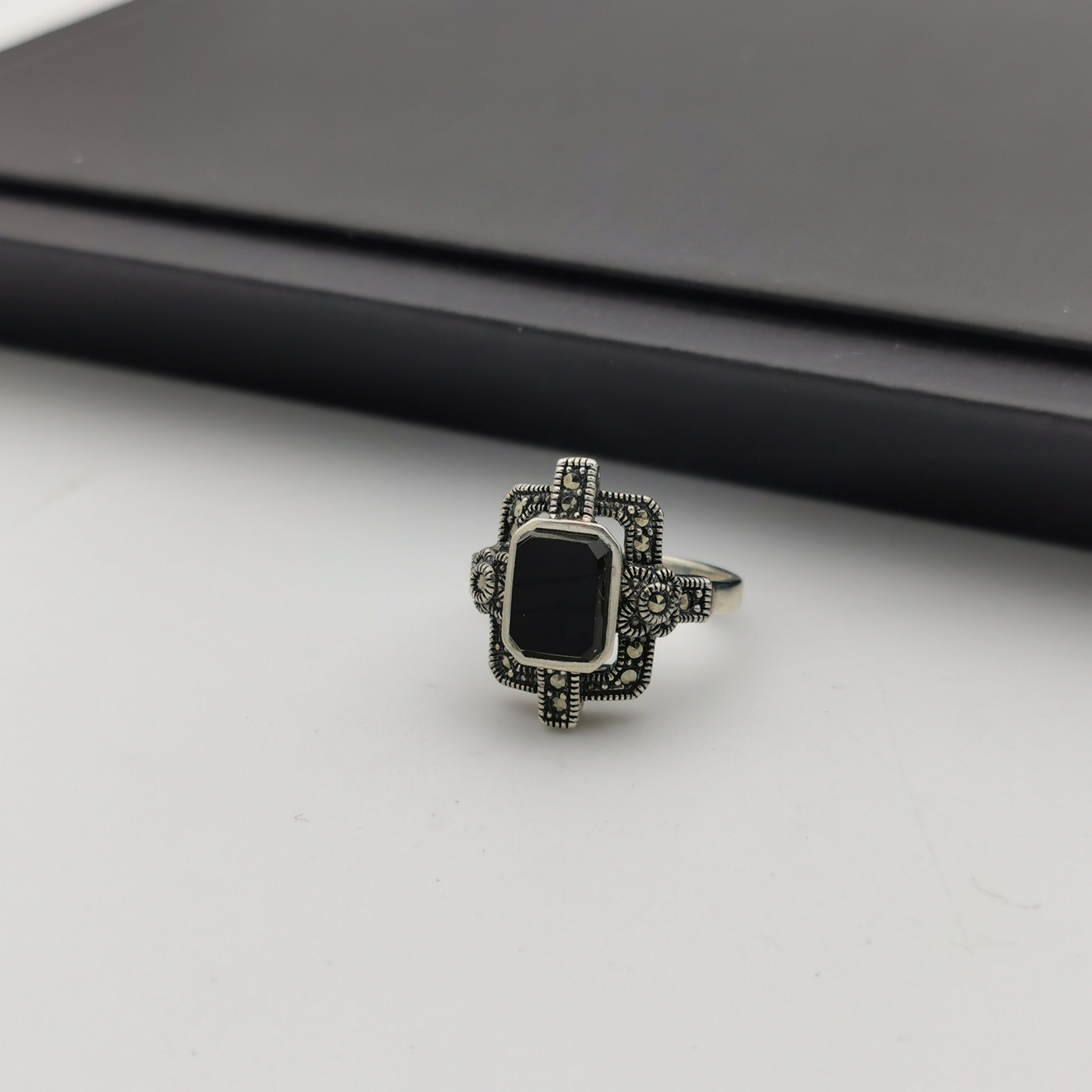 Unique elegant sterling silver marcasite with Onxy ring