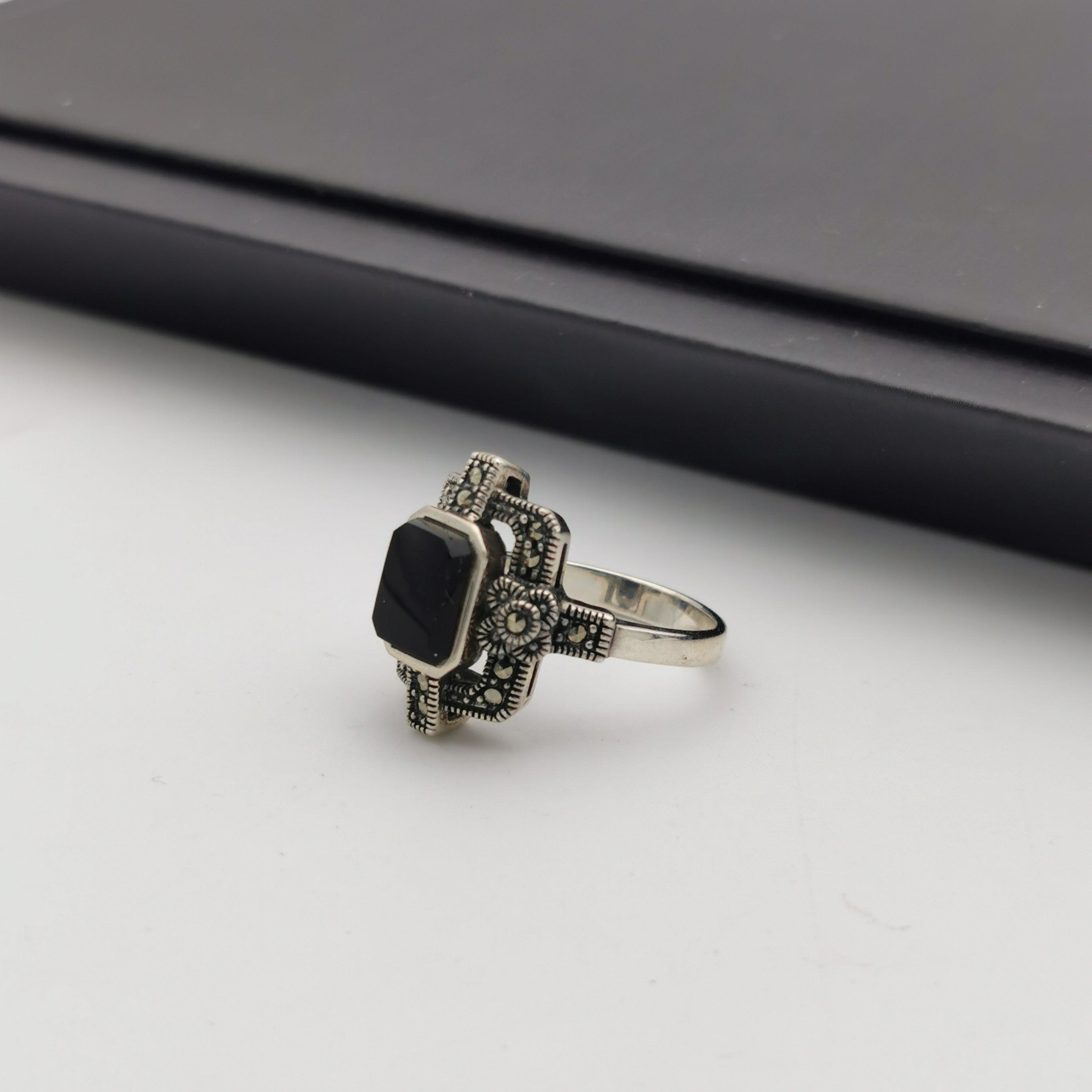Unique elegant sterling silver marcasite with Onxy ring