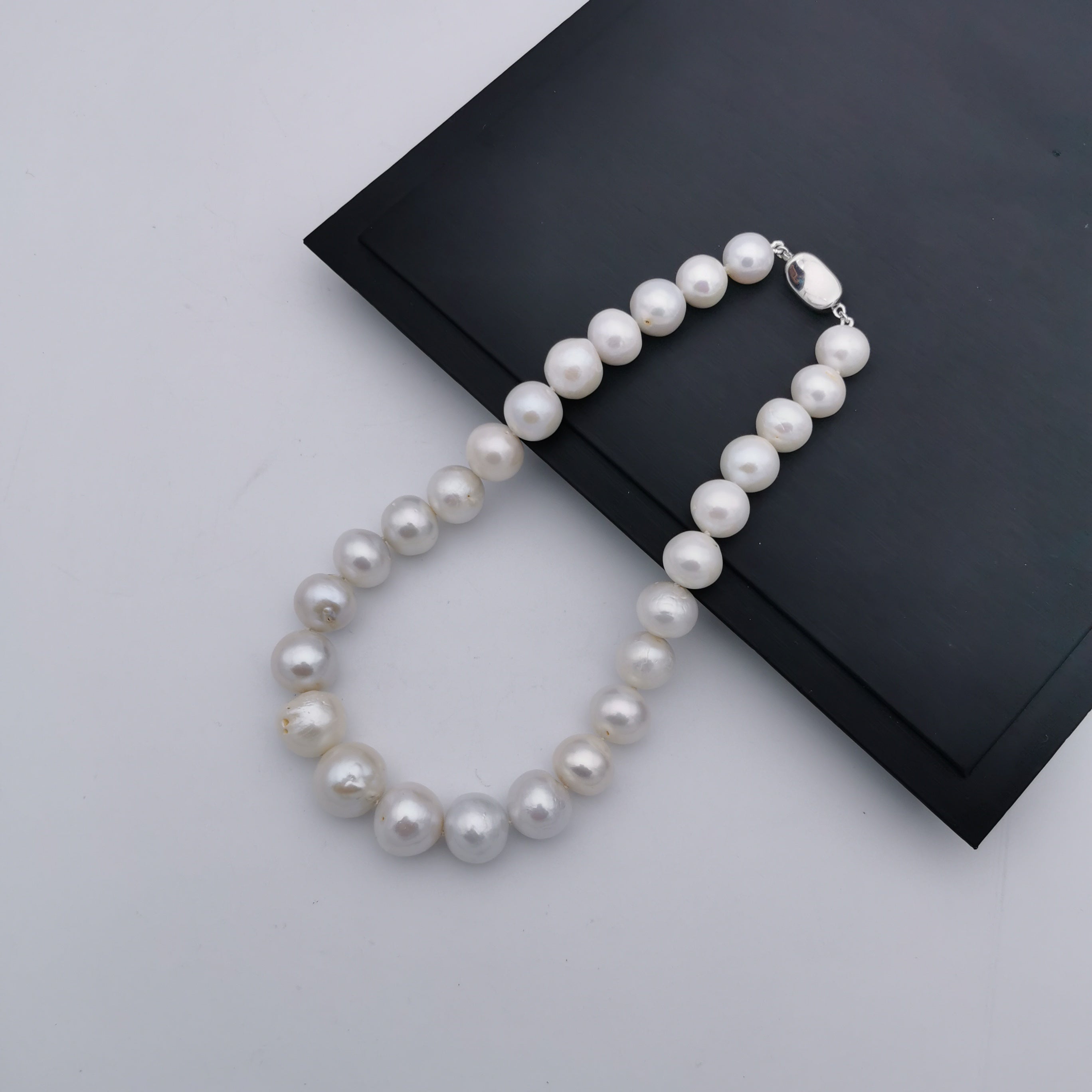 Must have of the freshwater pearl wedding/anniversary necklace