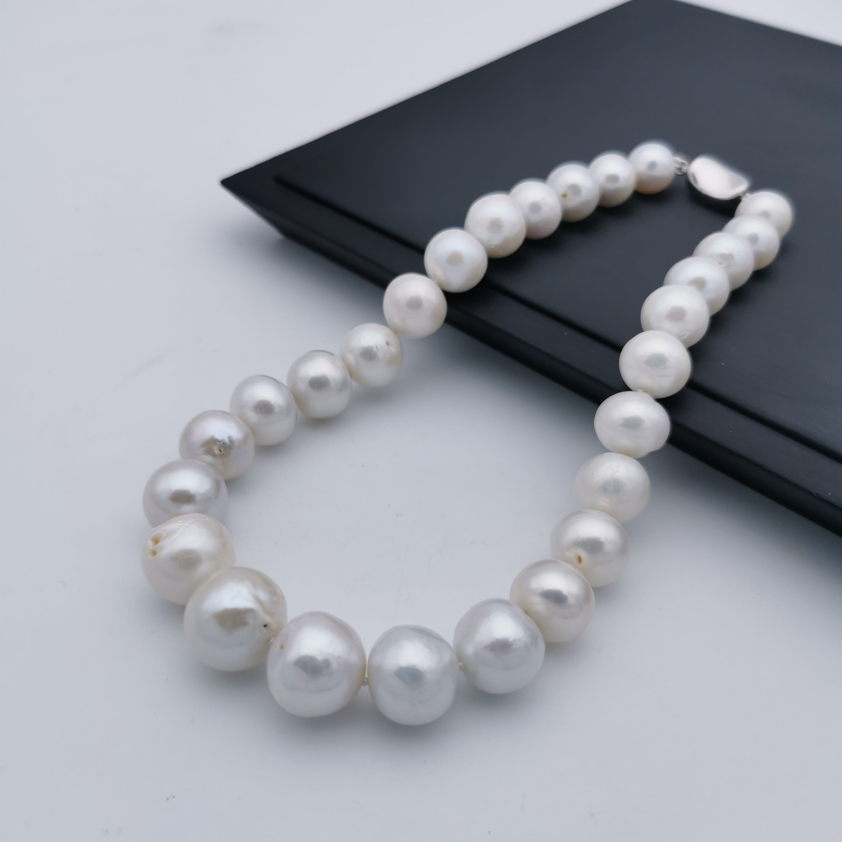 Must have of the freshwater pearl wedding/anniversary necklace