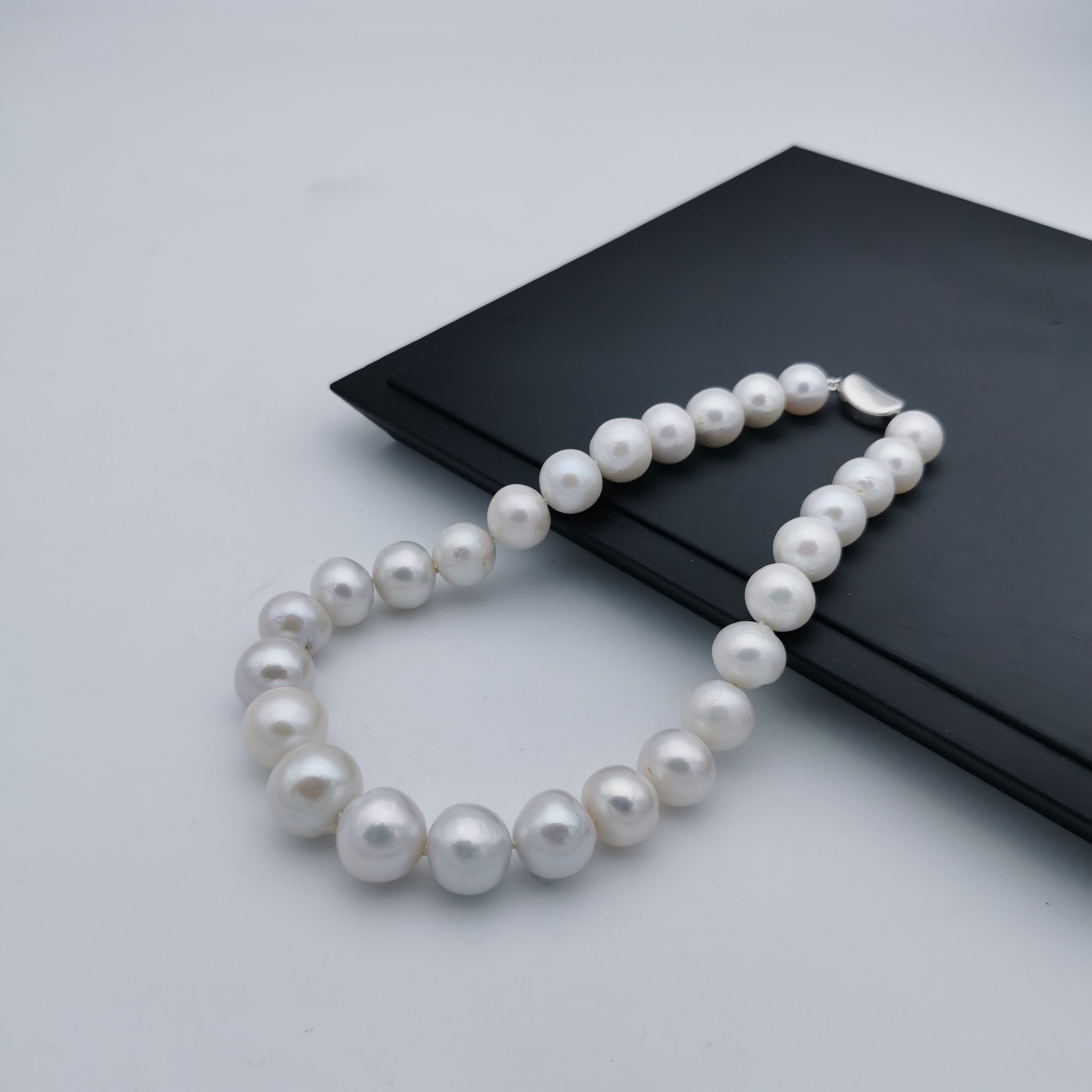 Must have of the freshwater pearl wedding/anniversary necklace