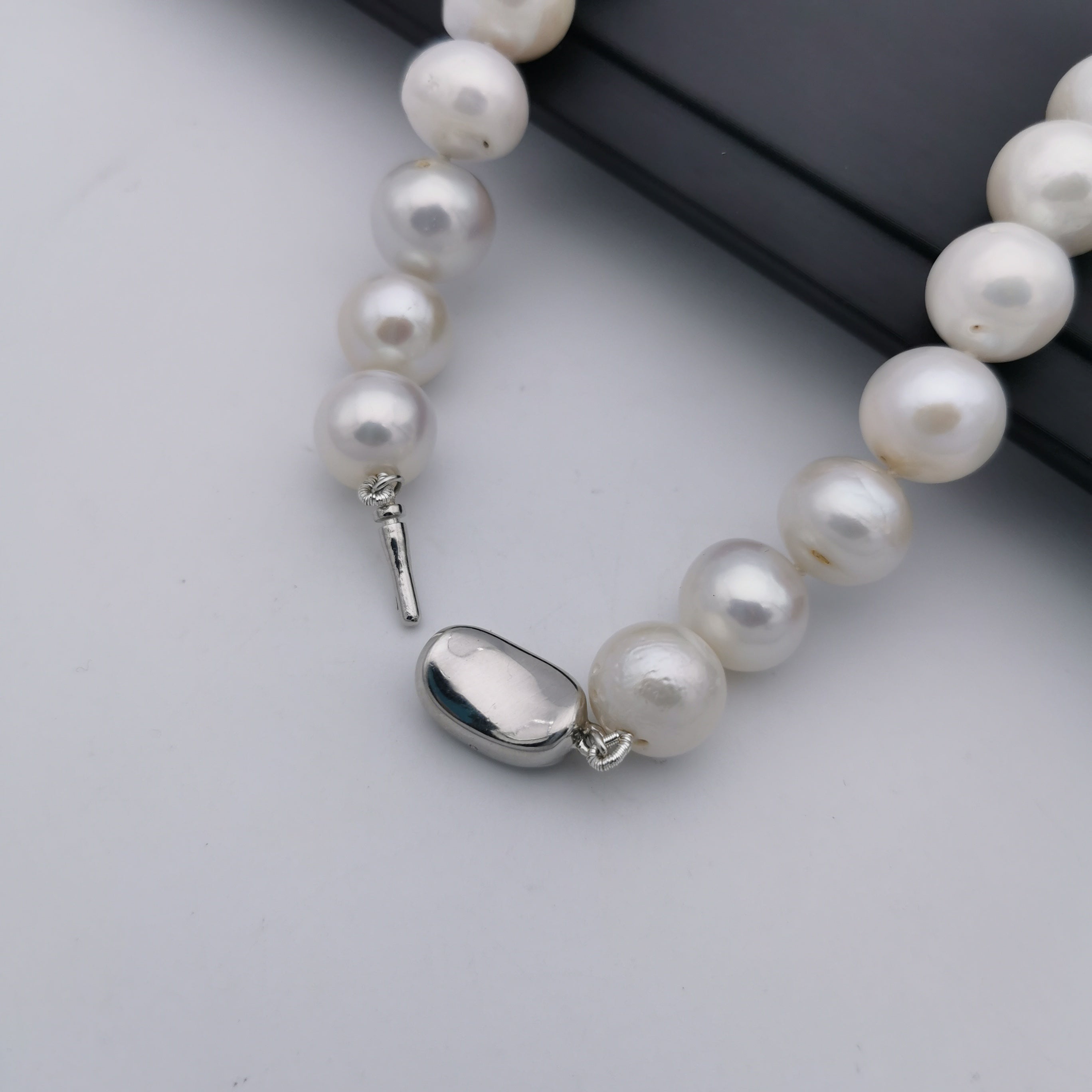 Must have of the freshwater pearl wedding/anniversary necklace