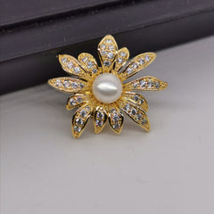 Delicate freshwater pearl brooch /pin
