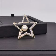 Star+zirconia freshwater pearl brooch