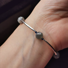 Handmde labradorite sterling silver tube with man made sapphire strech bracelet