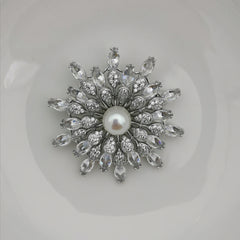 Luxury flower sparkle freshwater pearl brooch/pendant