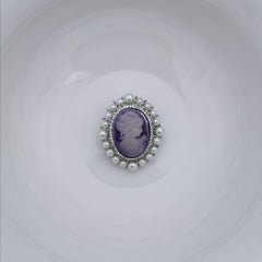 Vintage freshwater pearl cameo brooch/pendant