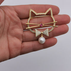 Fashion cute cat freshwater pearl brooch