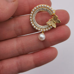 Little delicate freshwater pearl brooch