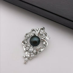 Elegant freshwater pearl brooch/pendant