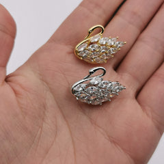 Alloy swan with cubic zircon clasp