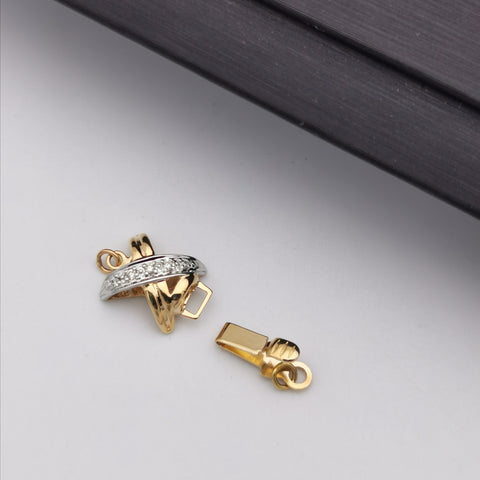 18K white gold/yellow gold with diamond clasp
