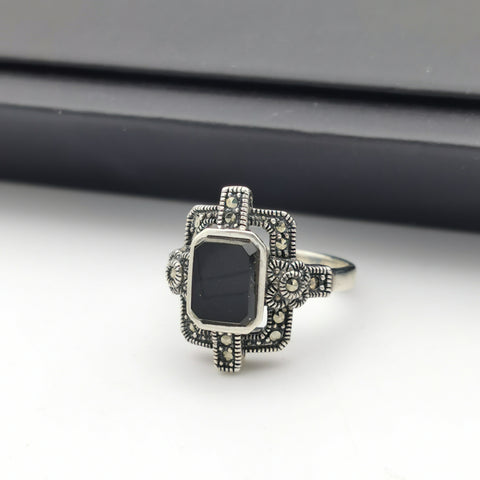 Unique elegant sterling silver marcasite with Onxy ring