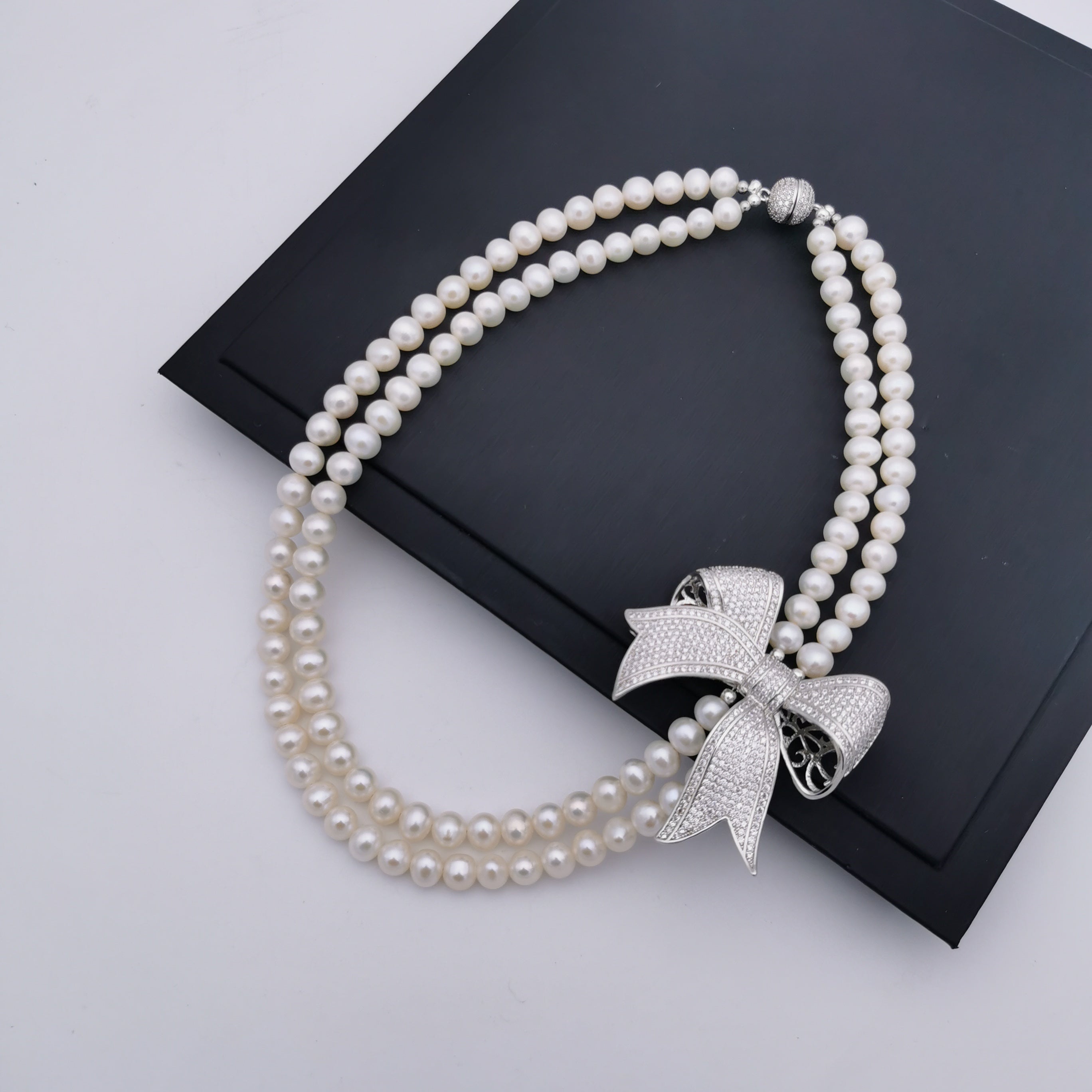 DIY  Fancy Stretchy Pearl Bow Bracelet