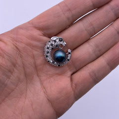 Leopard freshwater pearl brooch/pendant
